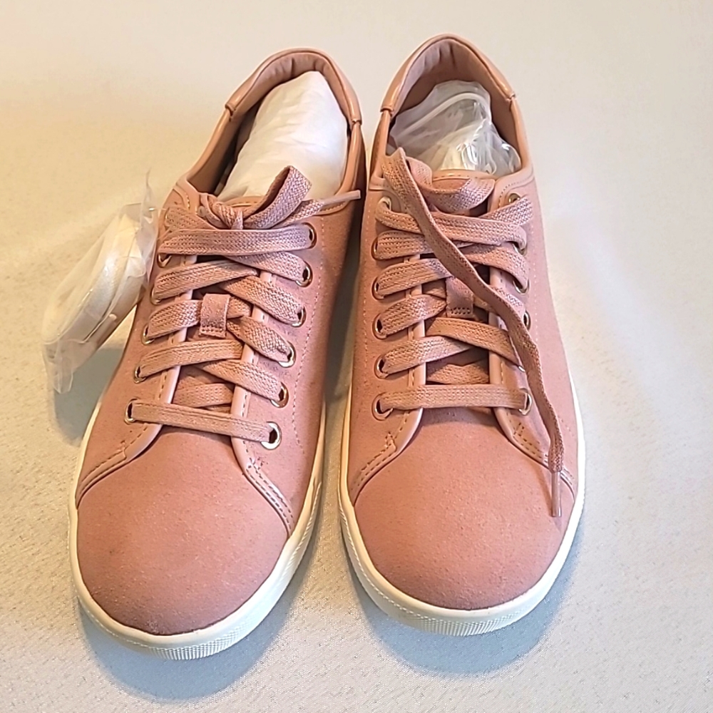 Pink Tennis Shoes
